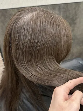 ミディアム カラー ヘアテラス エムナラテンのヘアスタイル