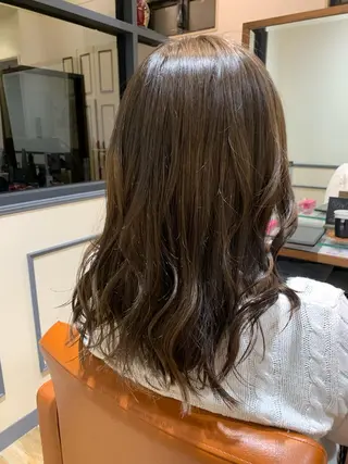 カラー 須藤 向日葵のヘアスタイル