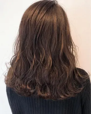 セミロング カラー 伊藤 さやかのヘアスタイル