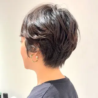 ショート パーマ ひなた あゆみのヘアスタイル