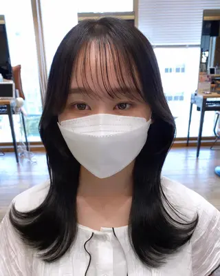 セミロング カラー 顔まわりカット🌟 くびれヘア/寺門遥輝のヘアスタイル
