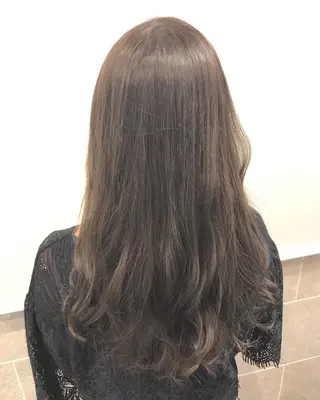 セミロング カラー 平尾 拓也のヘアスタイル