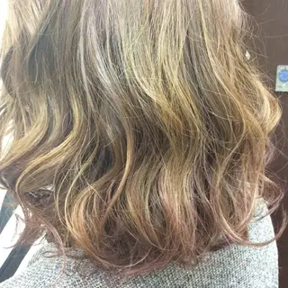 ミディアム カラー 畠村 美智子のヘアスタイル