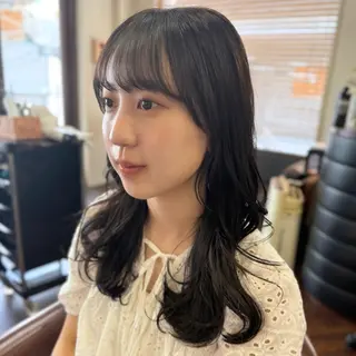 セミロング 尾崎 海璃のヘアスタイル