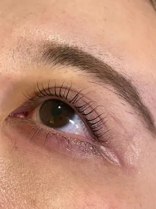 マツエク・マツパ 井上 真里奈のヘアスタイル