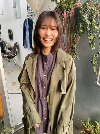 ミディアム カラー qiie/ワンカラー インナーカラーのヘアスタイル