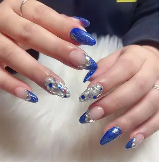 ネイル &ME ネイルサロンのネイルデザイン