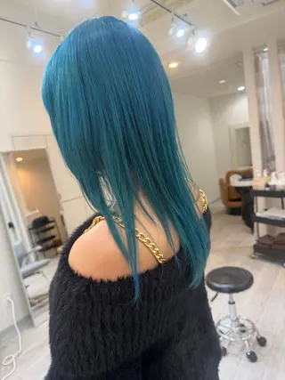 カラー MAEDA YUKIのヘアスタイル