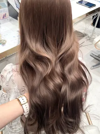 ロング カラー ヘアアレンジ 🤎小顔レイヤー /ベージュ🤎友香のヘアスタイル