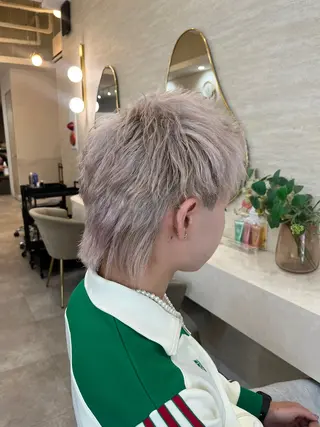 ショート 🦋Yui🦋透明感 /ベージュ/Wカラーのヘアスタイル
