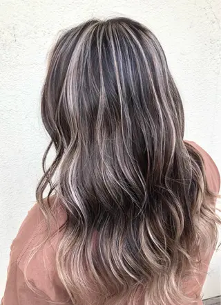 カラー ダブルスキルエクステ /羽エクステ白石宇由のヘアスタイル