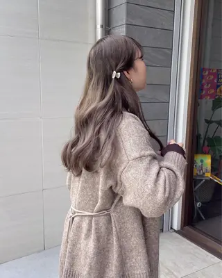 ロング カラー 🍋透け感カラー🍃 オリーブ🍐Kahoのヘアスタイル