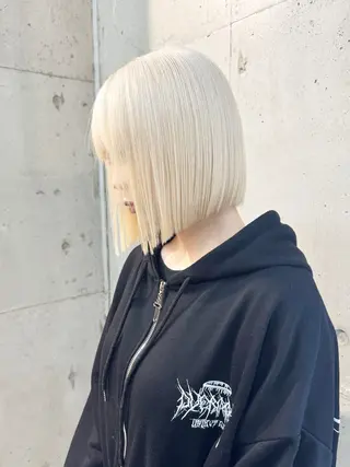ショート カラー ヘアアレンジ lani ブリーチ /ダブルカラーのヘアスタイル