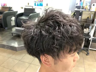 ショート パーマ メンズ メンズ レイヤー ウルフ 弓木啓輔のヘアスタイル