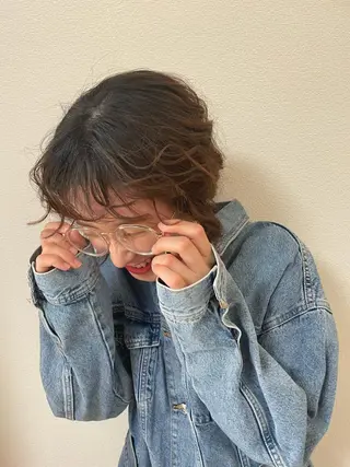 ミディアム 佐々木 芽衣のヘアスタイル
