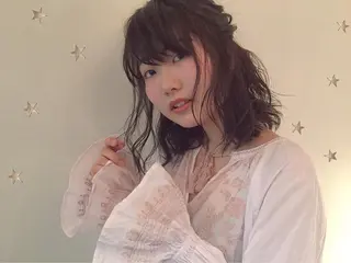 ミディアム ヘアアレンジ 市川 千夏のヘアスタイル