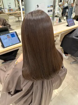 セミロング カラー 艶髪 黄金比みくのヘアスタイル