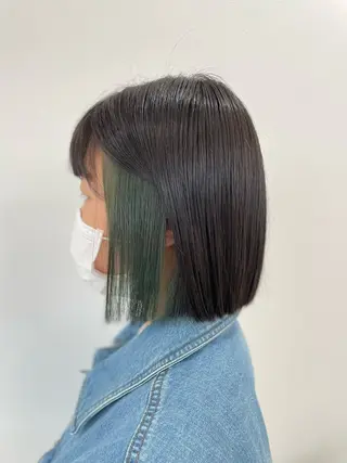 ショート カラー ブリーチ・縮毛矯正 三島佳音のヘアスタイル