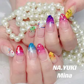 ネイル 🦋 Queenieのネイルデザイン