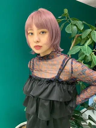 カラー なのは\透け感カラー \レイヤーカットのヘアスタイル
