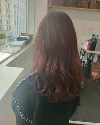 カラー セミロング RU RIのヘアスタイル