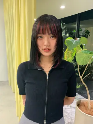 カラー なのは\透け感カラー \レイヤーカットのヘアスタイル