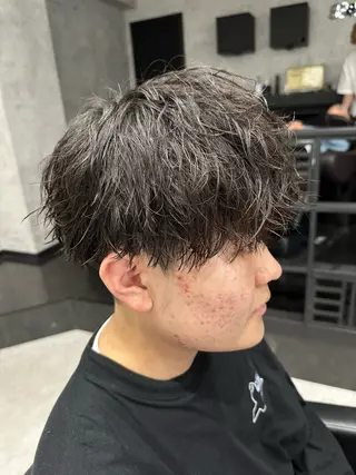 ショート パーマ メンズ ユウ🪄 パーマ指名No1のヘアスタイル