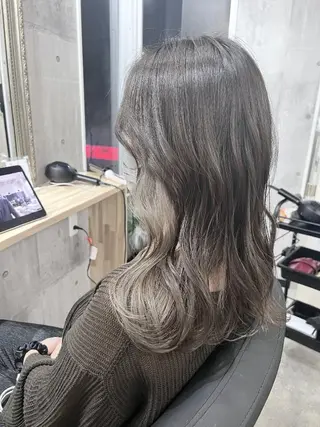 セミロング サニーサイド大名 ダブルカラー髪質改善のヘアスタイル