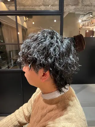 ショート パーマ メンズ 艶感/レイヤーカット 🌐Taketoのヘアスタイル