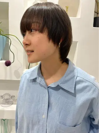 ショート カラー 網谷 萌夏のヘアスタイル