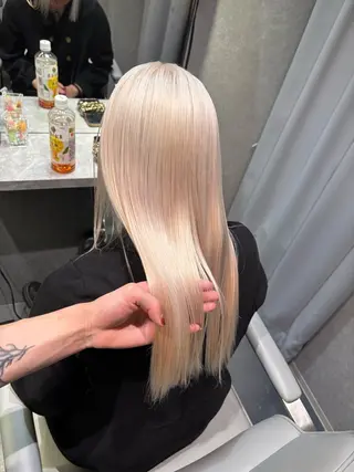 ロング カラー jyui/原宿 ハイトーン/デザインのヘアスタイル