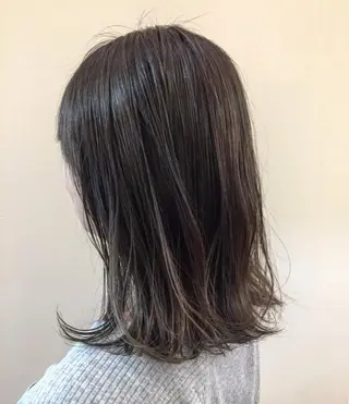 ミディアム カラー seren dipityのヘアスタイル