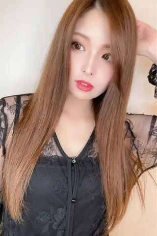 ロング カラー ヤナ マネージャーのヘアスタイル