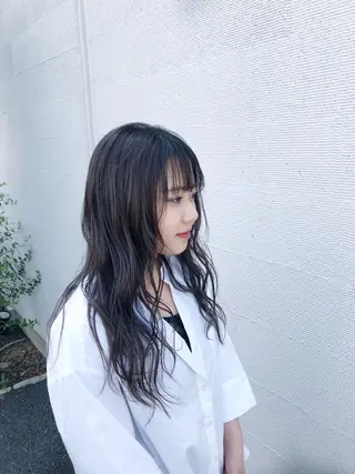 ロング 中川 茜里のヘアスタイル