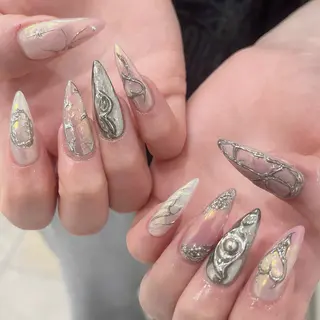 ネイル moca心斎橋店 Aina🐈⬛🤍のネイルデザイン