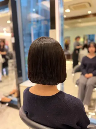 ショート パーマ コテ巻きパーマ💙 シノヤユイのヘアスタイル