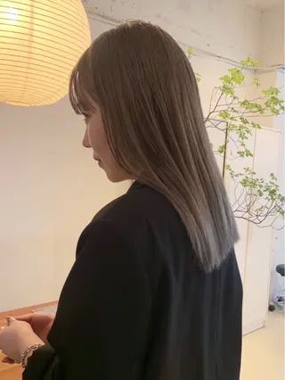 セミロング カラー 落合希 Olivebeigeのヘアスタイル