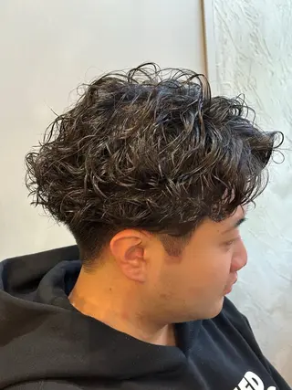 ショート パーマ メンズ ユウト 【メンズ限定】のヘアスタイル
