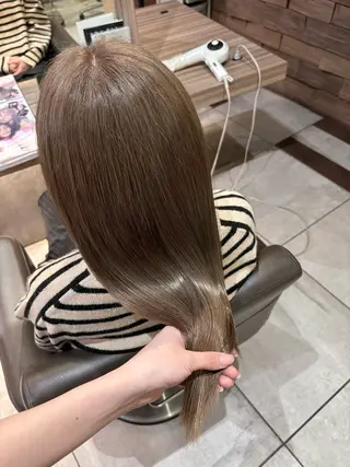 ロング カラー ｶﾉ / 艶カラー/レイヤーのヘアスタイル
