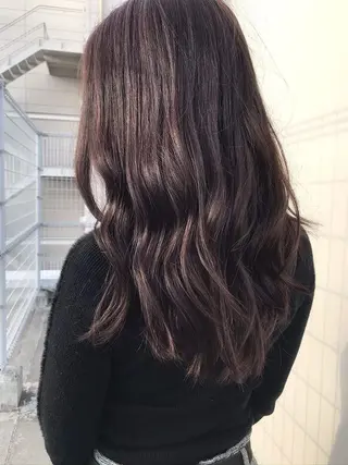 セミロング カラー 韓国🇰🇷レイヤー カットオリーブカラーのヘアスタイル