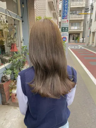 セミロング カラー AYANO ／レイヤー／オリーブのヘアスタイル
