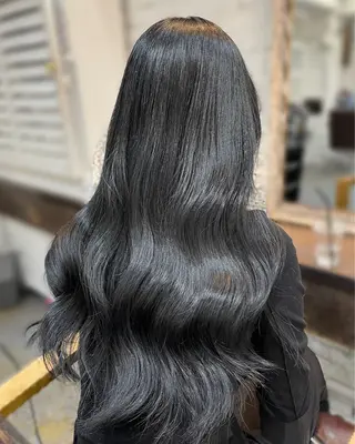 ロング カラー RINA ブリーチ / 海外レイヤーのヘアスタイル