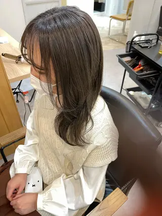 セミロング カラー UMEDA FIGAROのヘアスタイル