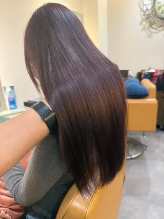 セミロング ブリーチ毛矯正.髪質 改善.髪にドラマをのヘアスタイル