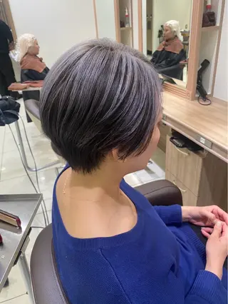ショート カラー 🌱脱白髪染め特化 🌱岡田将英のヘアスタイル