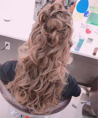 ロング ヘアアレンジ 《カメレオン》 西田美輝のヘアスタイル