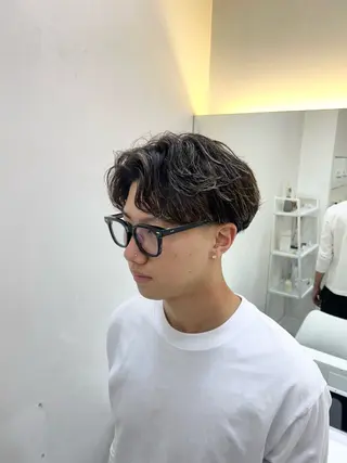 ミディアム パーマ メンズ TUM🔥フェード/ メンズパーマのヘアスタイル