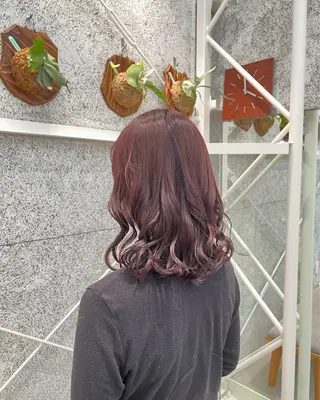 ミディアム カラー TEMIL HAIR 彩弥のヘアスタイル