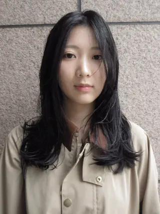 ロング ブリーチなしWカラー /赤み消し/トモキのヘアスタイル