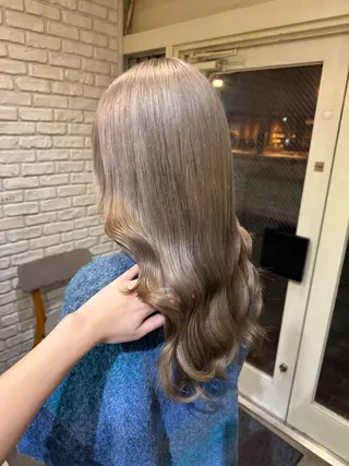 ロング 阿部  ことみ /パーマモデルのヘアスタイル